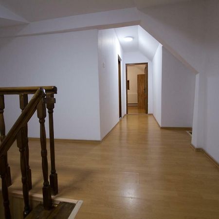 Pe Tocile Apartment Braşov Buitenkant foto