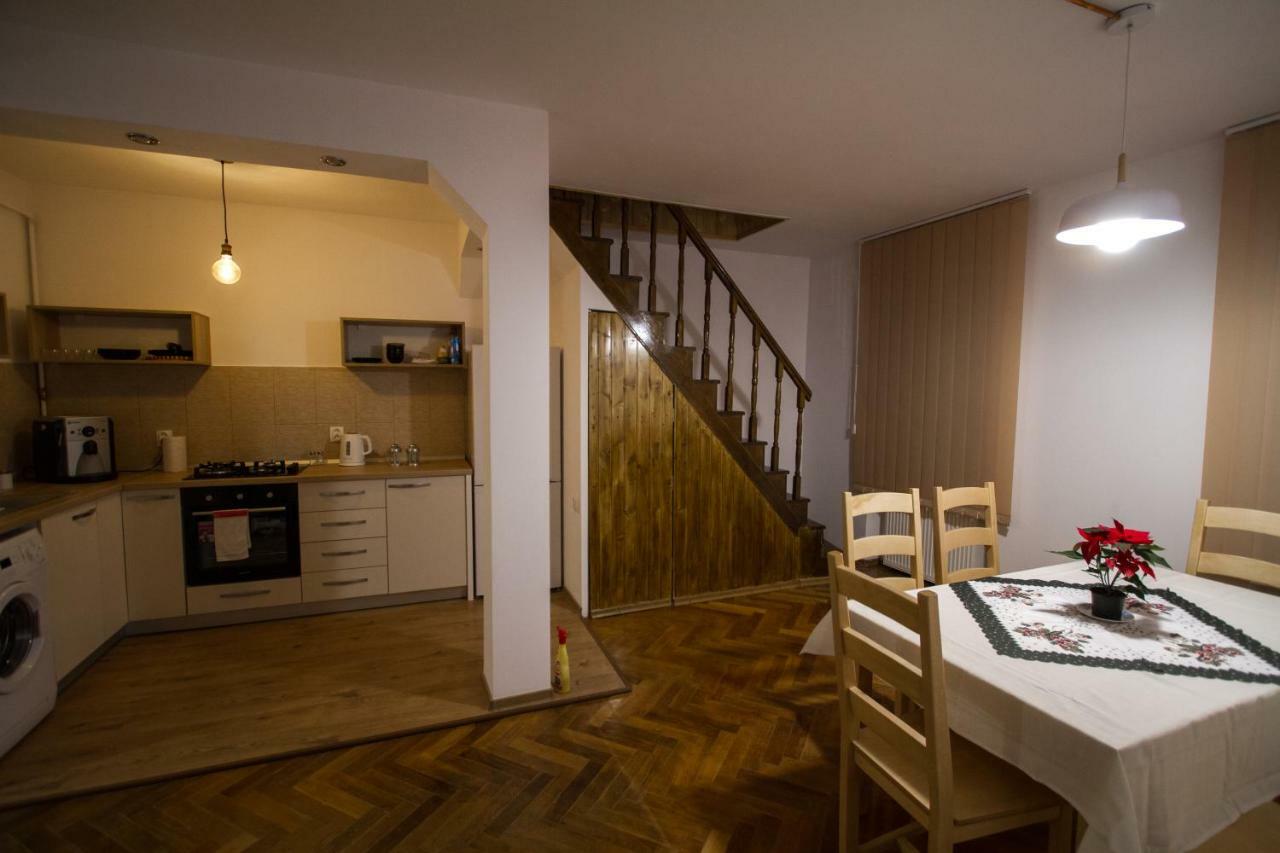 Pe Tocile Apartment Braşov Buitenkant foto