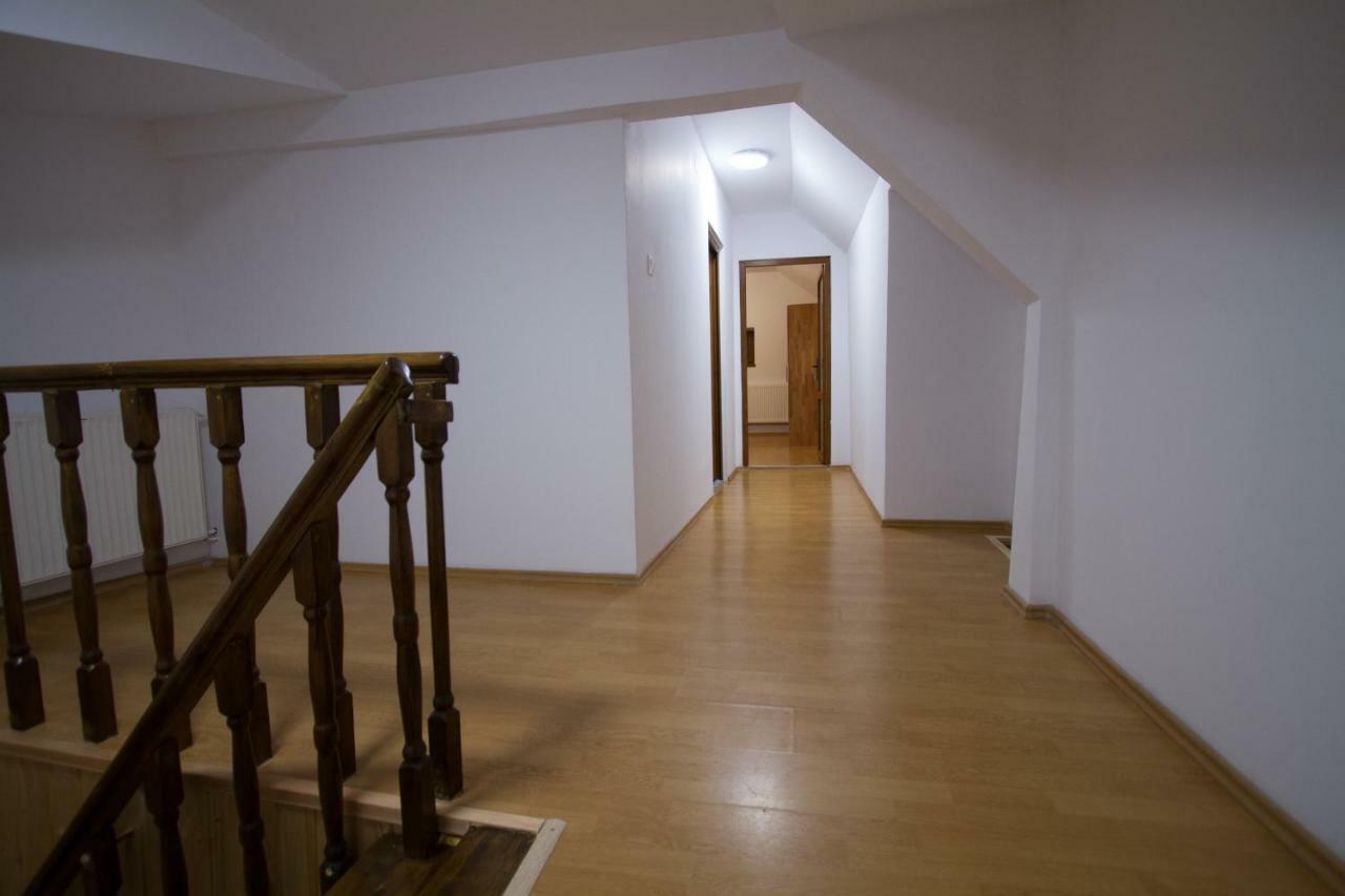 Pe Tocile Apartment Braşov Buitenkant foto