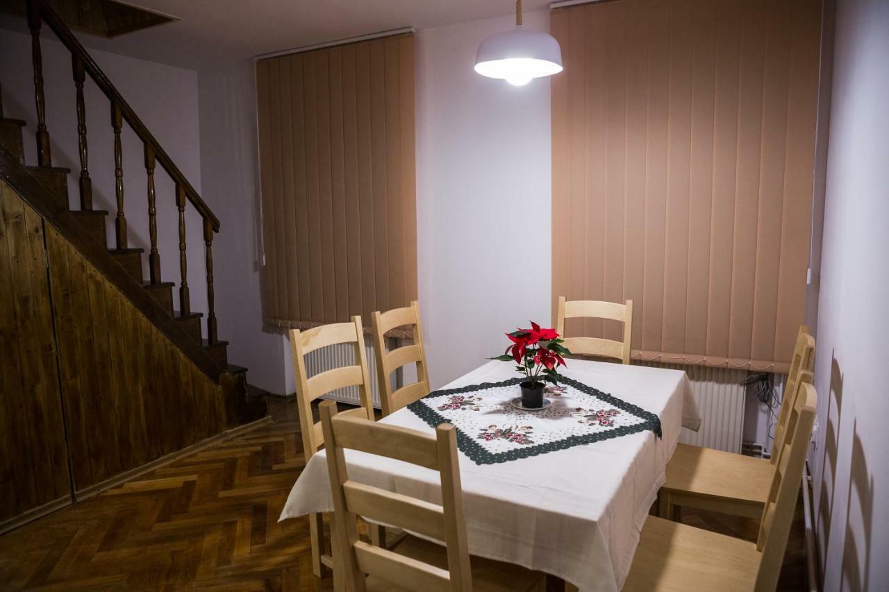 Pe Tocile Apartment Braşov Buitenkant foto