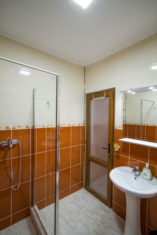 Pe Tocile Apartment Braşov Buitenkant foto