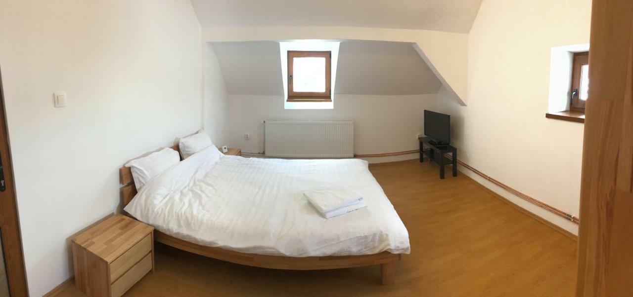 Pe Tocile Apartment Braşov Buitenkant foto