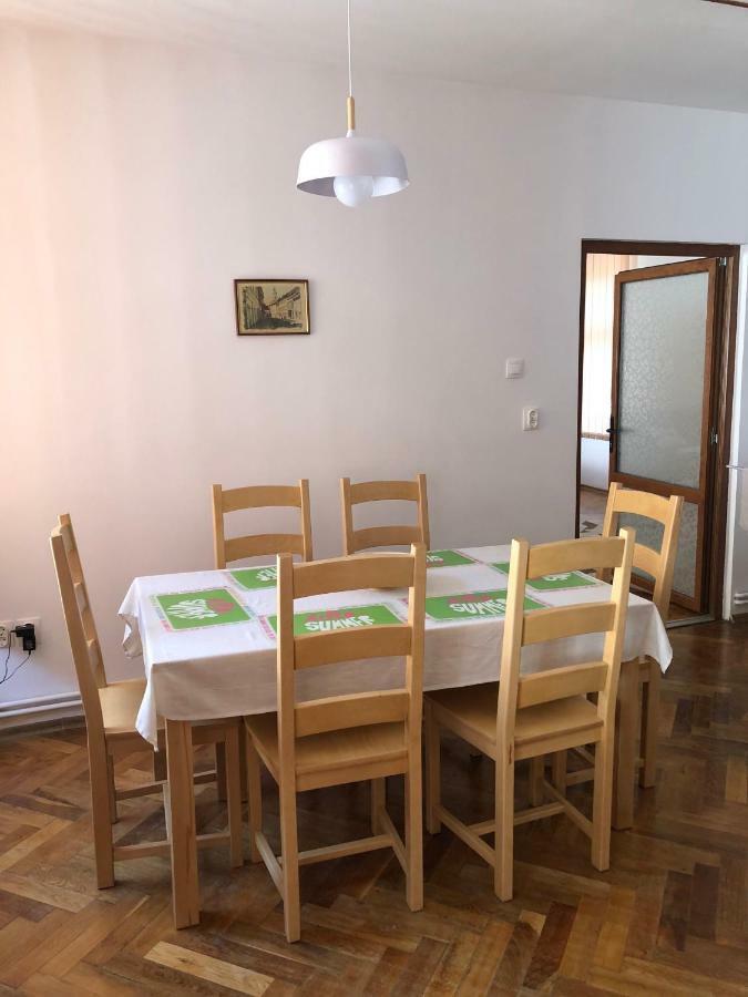 Pe Tocile Apartment Braşov Buitenkant foto